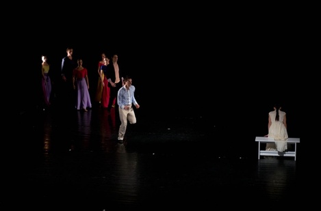 Juliet mourns her brother 5