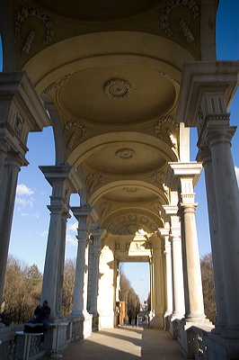 scale of the Schonbrönn Gloriette