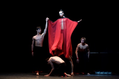 Karina Sarkissova walking on men