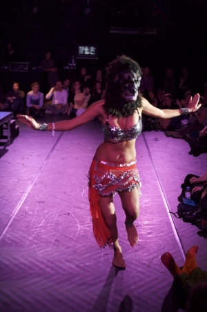 Superamas gorilla bellydance 2