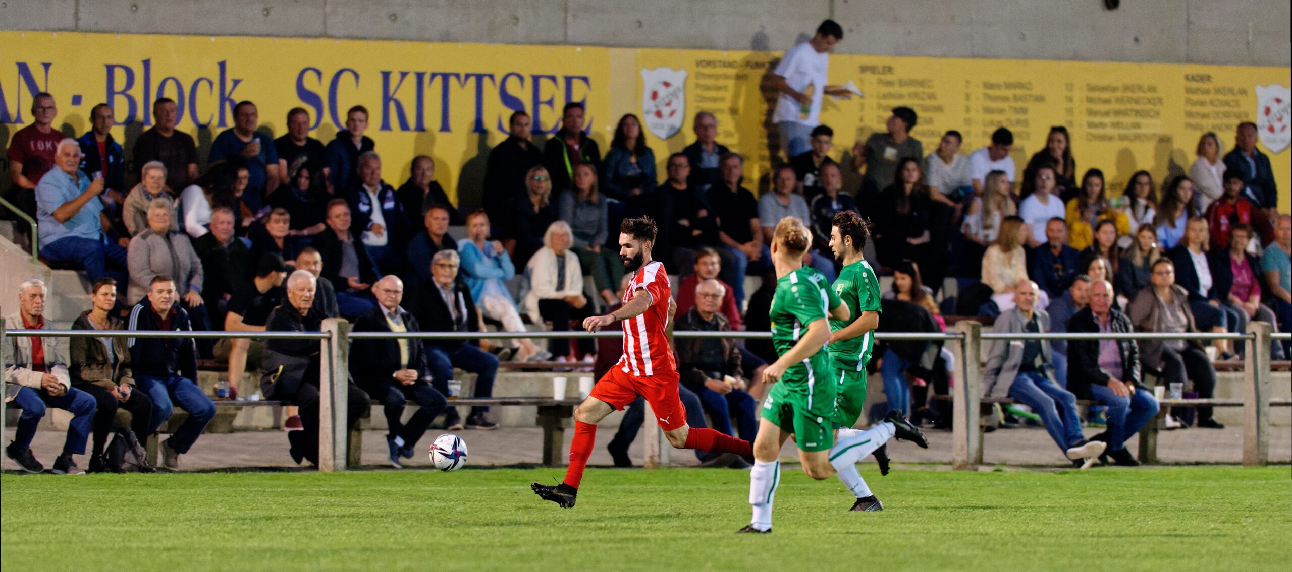 Speedy Juraj Fuska outruns FC Winden am See defenders